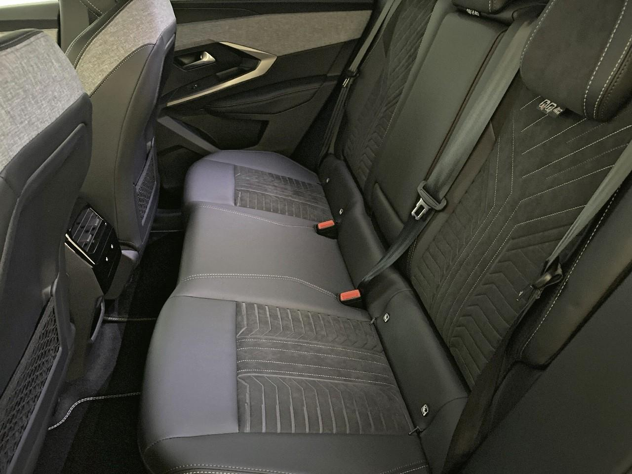 Peugeot 3008 plug-in hybrid 195 e-dcs7 gt — photo 10