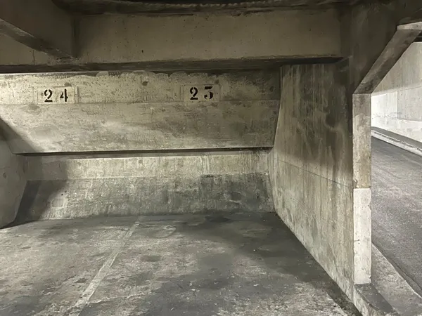 Loue parking 12m²