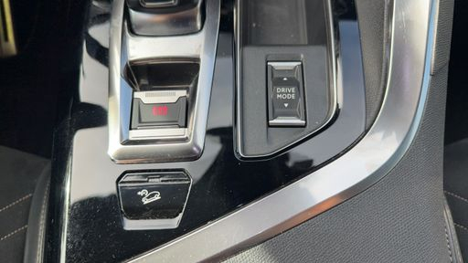 Peugeot 3008 1.5 BlueHDi 130 EAT8 - GT-Line – 2021 – 60050 km – Diesel – Boîte Automatique — photo 17