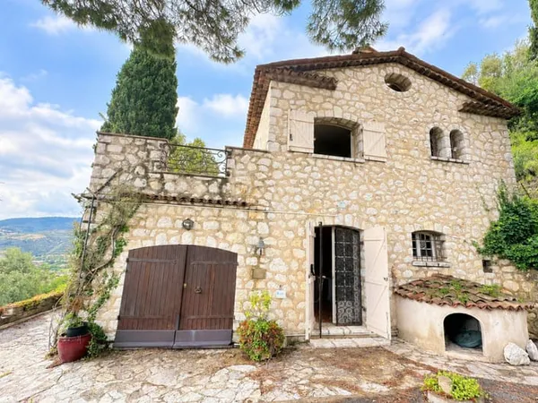 LA ROQUETTE-SUR-SIAGNE - CALME ABSOLU - MAISON DE CHARME 187 M2 superficie habitable - TERRASSES - T