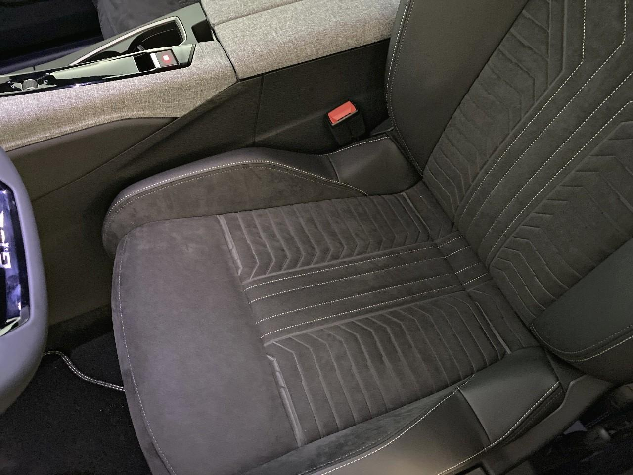 Peugeot 3008 hybrid 145 e-dcs6 gt — photo 9