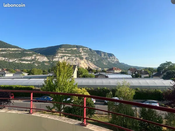 Location Femme chambre à louer proche frontière Genève