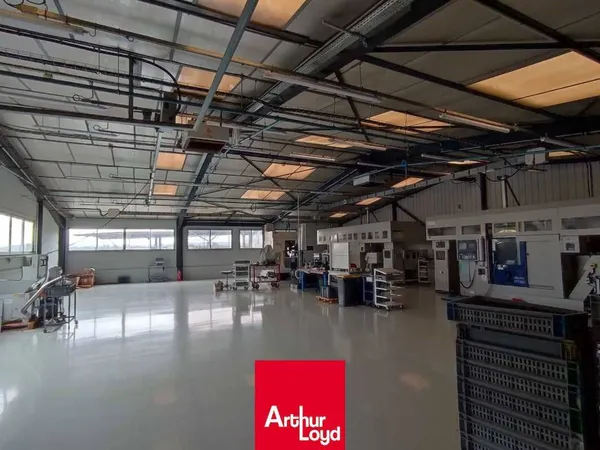 Local d'activité 6750 m²
