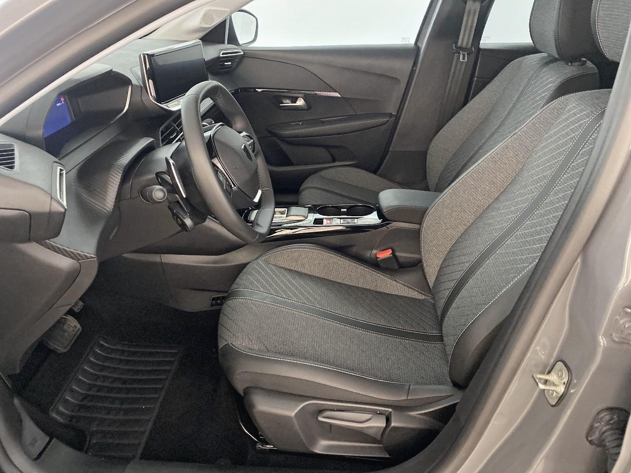 Peugeot 208 hybrid 110 ch e-dcs6 allure — photo 9