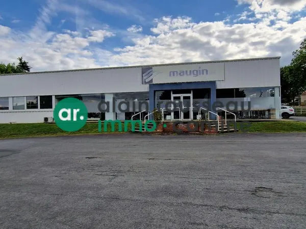 Local commercial 1450 m² Cholet