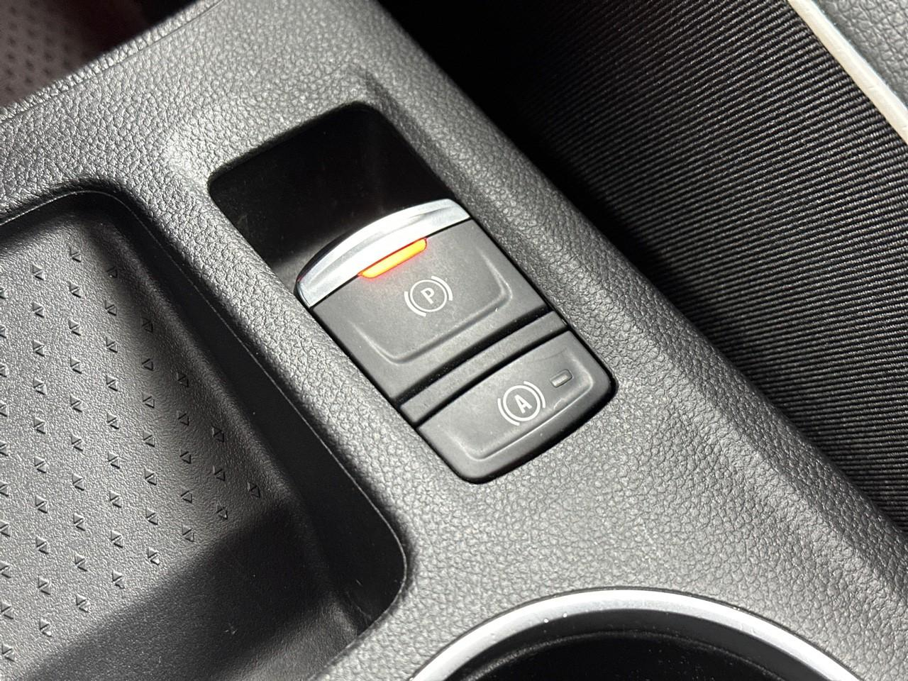 Renault Captur e-tech plug-in 160 intens — photo 34