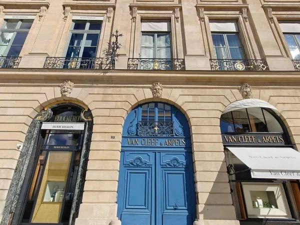 Boutique 1 pièce 80 m²