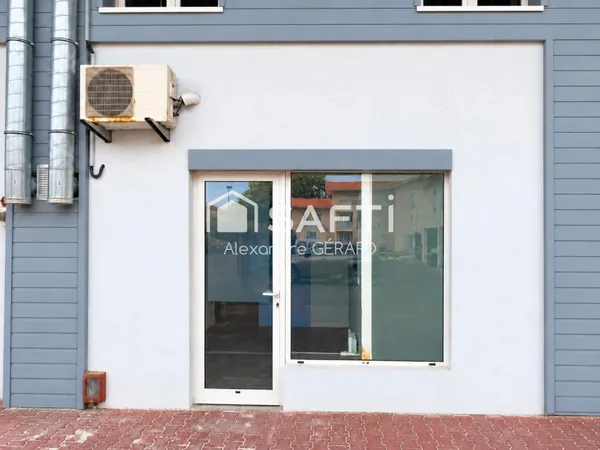 CAZAUX CENTRE - LOCAL COMMERCIAL AVEC VITRINE