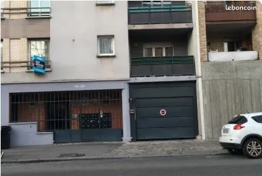 Place parking fermée - 8 min RER B La Plaine