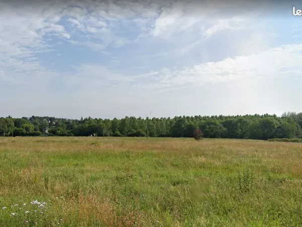 Terrain à bâtir de 1274 m² à SAINT-COSME-EN-VAIRAIS (72)