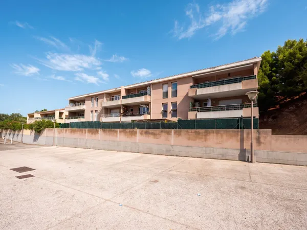 MARSEILLE 14e - T2 avec terrasse de 20 m² et box fermé