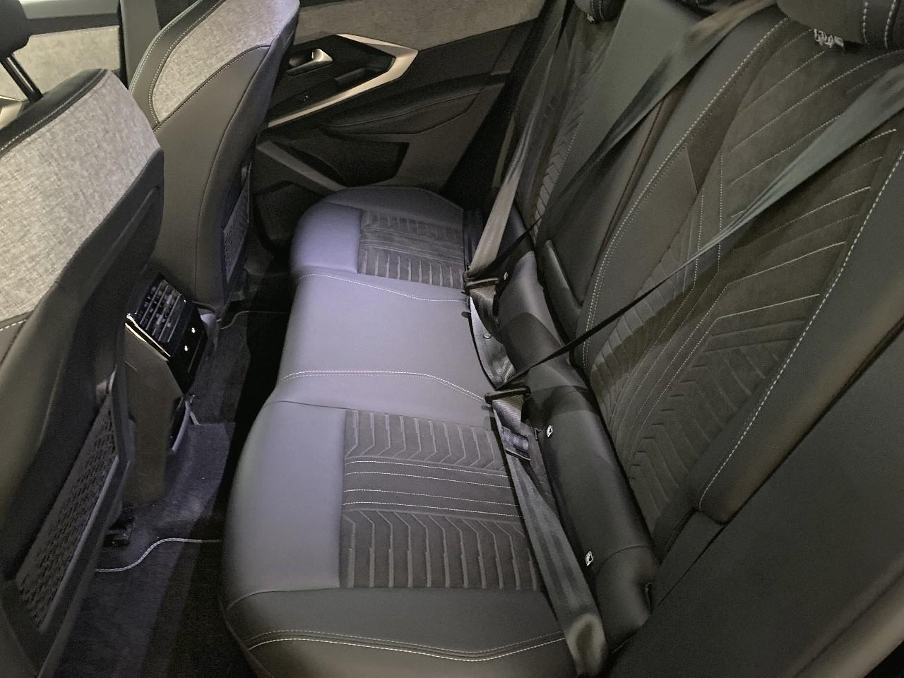 Peugeot 3008 hybrid 145 e-dcs6 gt — photo 10