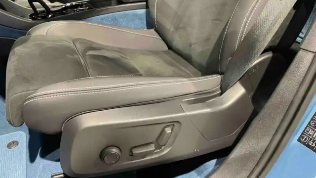 Volvo Xc40 t5 recharge 180+82 ch dct7 — photo 23