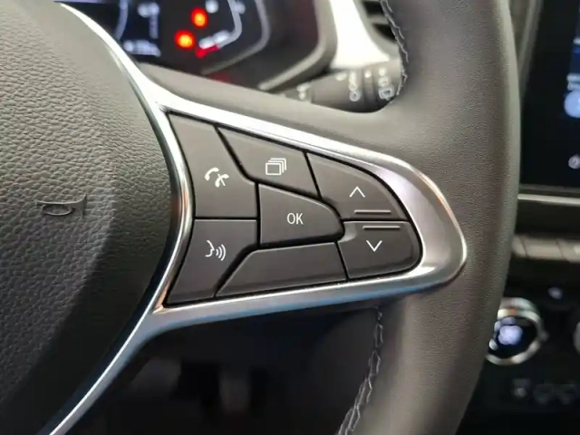 Renault Captur e-tech 145 - 21 — photo 33