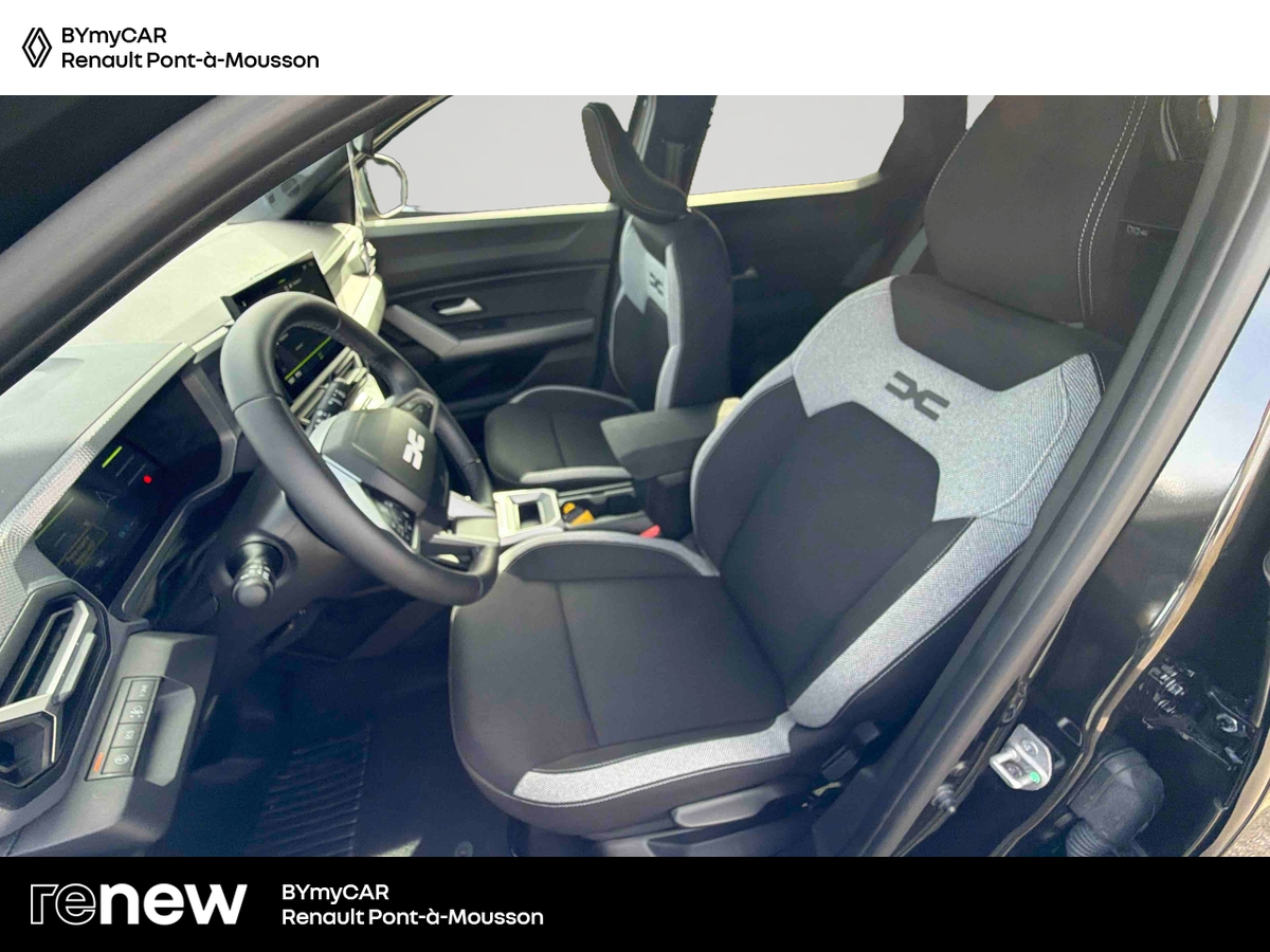 Dacia Duster Hybrid 155 — photo 11