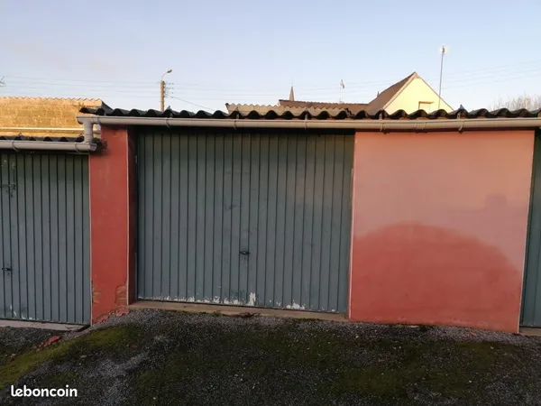Garage fermé à louer