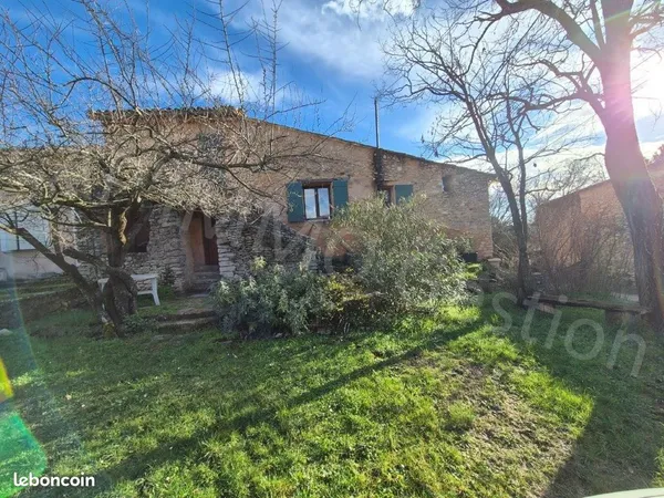 Maison Location Saint-Saturnin-lès-Apt 4p 140m² 1230€