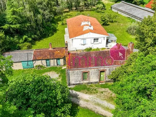 SOULLANS - 1 km des commerces - Ensemble immobilier de 2 mai