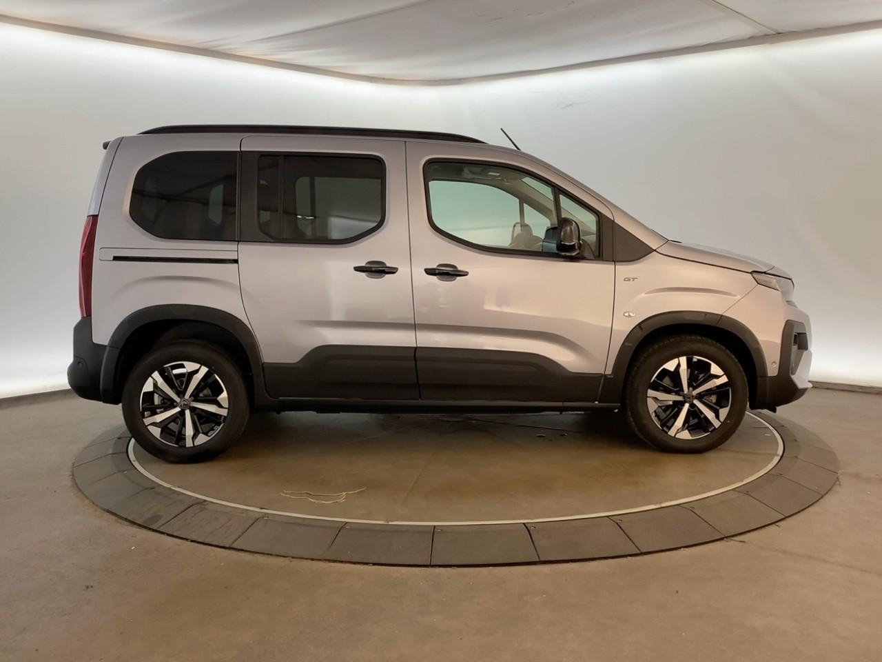 Peugeot Rifter m diesel 130 ch automatique 5pl gt — photo 4
