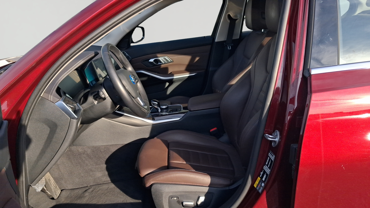 BMW 320e 204 ch BVA8 — photo 11