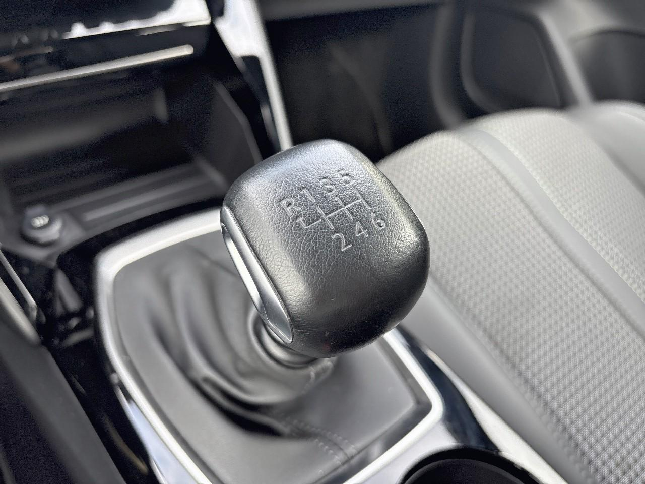 Peugeot 208 1.2 puretech 100ch s&s gt — photo 36
