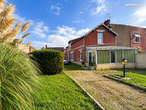 À Vendre maison individuelle quartier Mandela