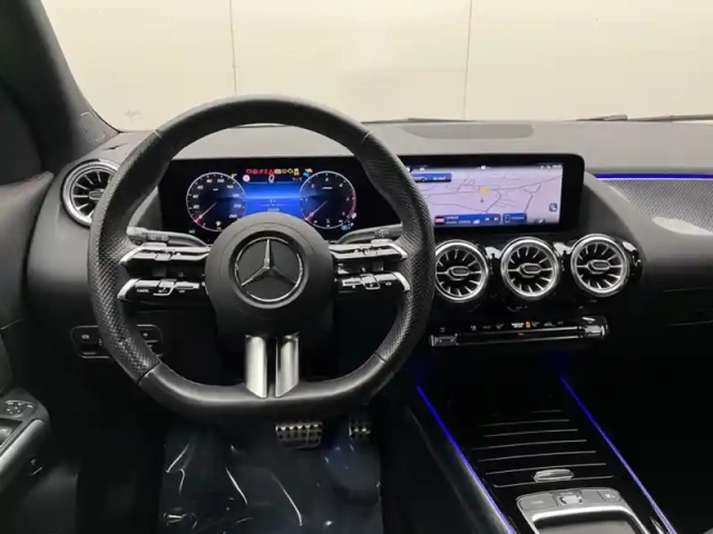 Mercedes Gla 200 d amg line — photo 20