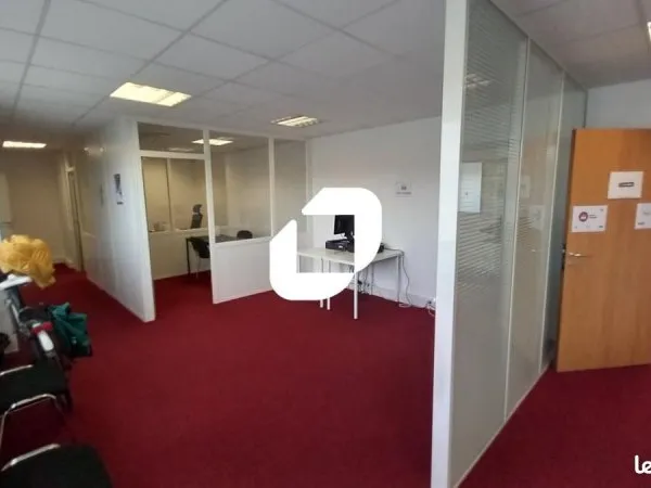 Bureau 138 m²