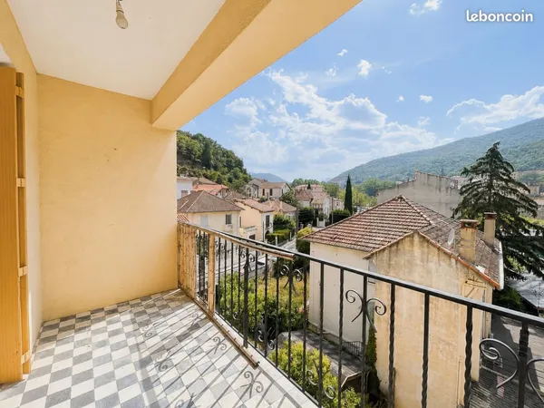 Appartement T2 avec terrasse, garage et cave
