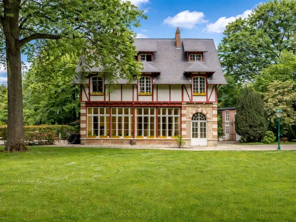 Maison 11 pièces 424 m²