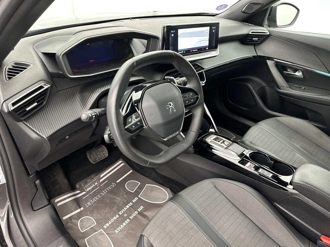 Peugeot 2008 puretech 130 s&s eat8 allure pack — photo 8