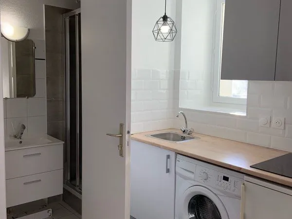2 pièces meublé / 23m2 / refait à neuf / au calme