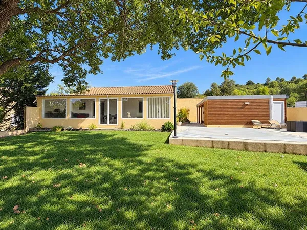 Maison de plain-pied 7 pièces 185 m²