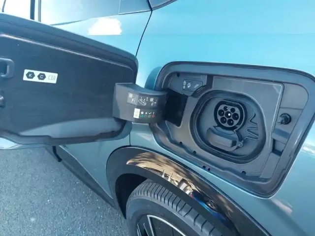 Peugeot 3008 electrique 210 ch 73 kwh — photo 36