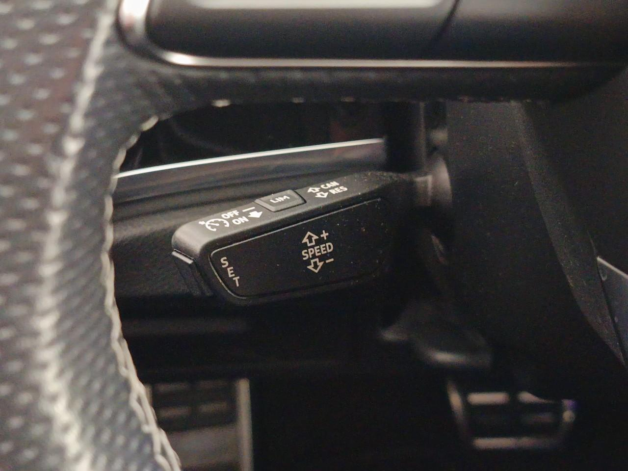 Audi Q3 sportback 35 tfsi 150 ch s tronic 7 s edition — photo 28