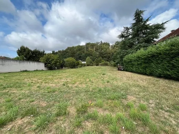 Terrain 2570 m²
