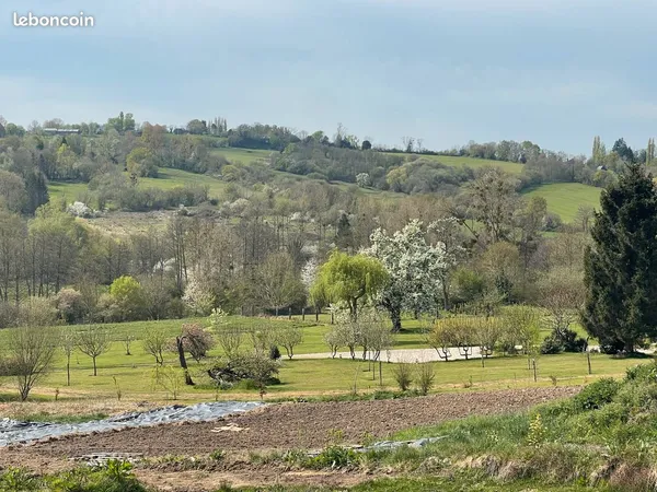Terrain constructible 2 150 m² avec vue imprenable sur la vallée - Bonneville-la-Louvet