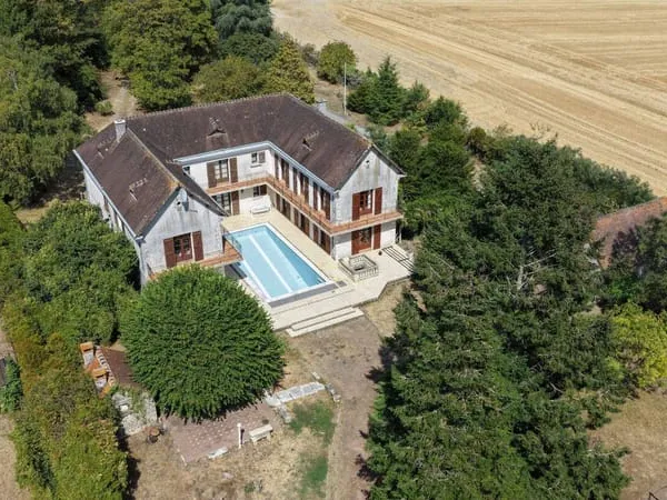 Maison 11 pièces 363 m²