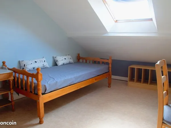 Dispo le 1 e septembre, chambre meublée dans maison indépendante