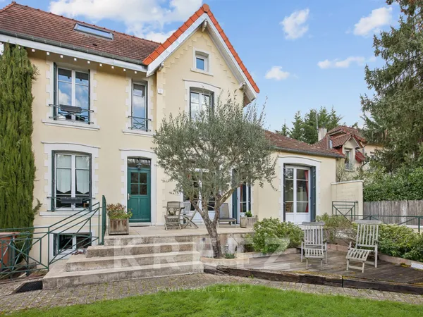 Meulière familiale avec espace indépendant