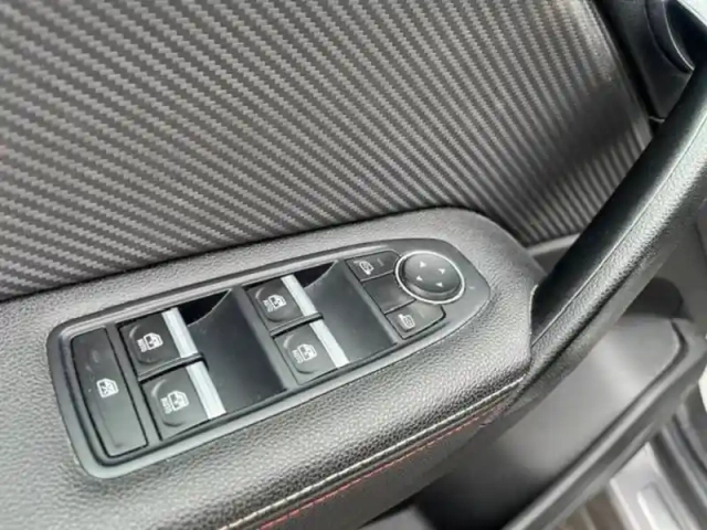 Renault Captur tce 160 edc - 21 — photo 18