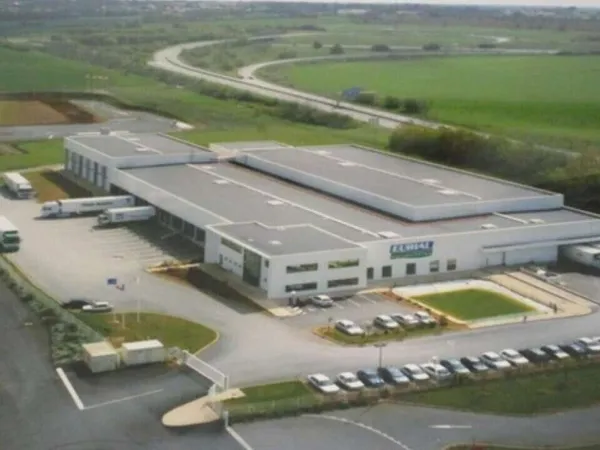 A louer entrepôt logistique 5267m² secteur Niort