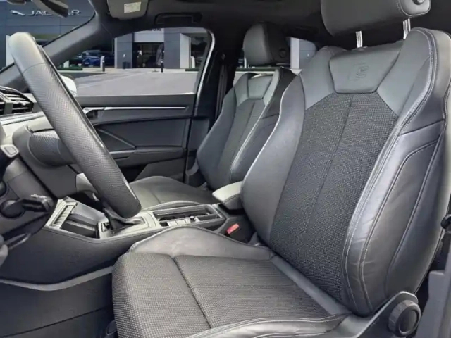Audi Q3 sportback 35 tfsi 150ch s line s tronic 7 — photo 8