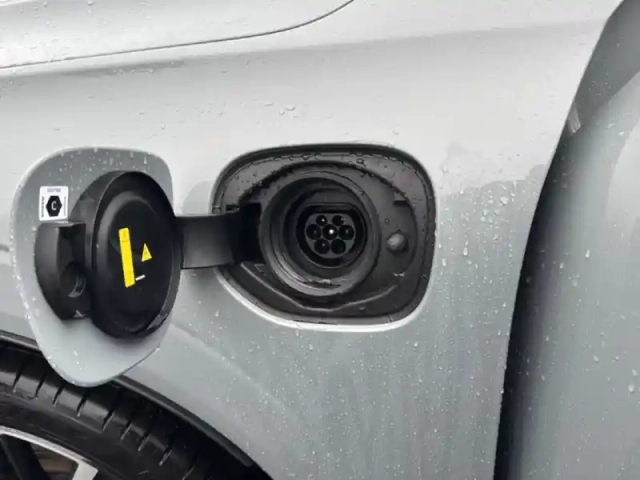 Volvo Xc60 t6 awd hybride rechargeable 253 ch+145 ch geartronic 8 — photo 8