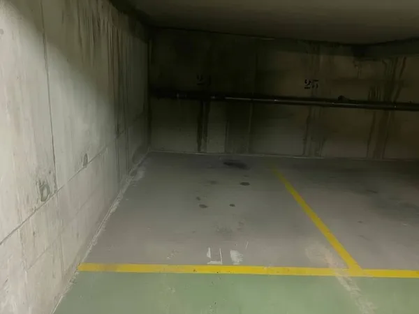Parking 14 m²