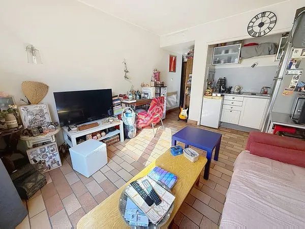 Bandol centre, appartement de 2 pièces à 50 mètres des plages et du port