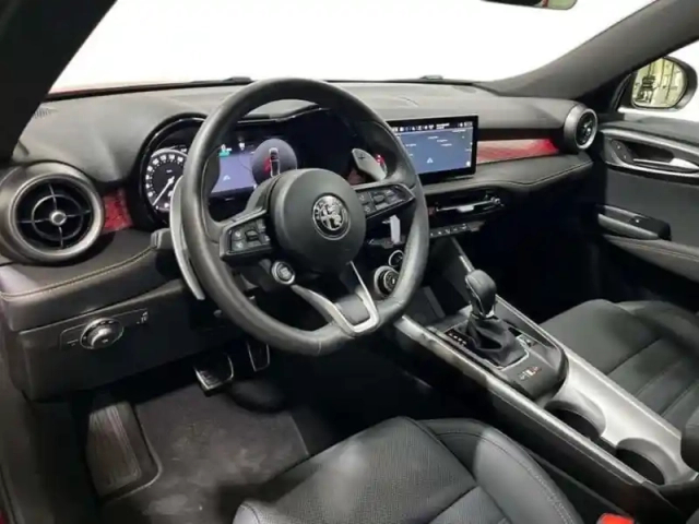 Alfa Romeo Tonale 1.5 hybrid 160 ch vgt tct7 veloce — photo 9