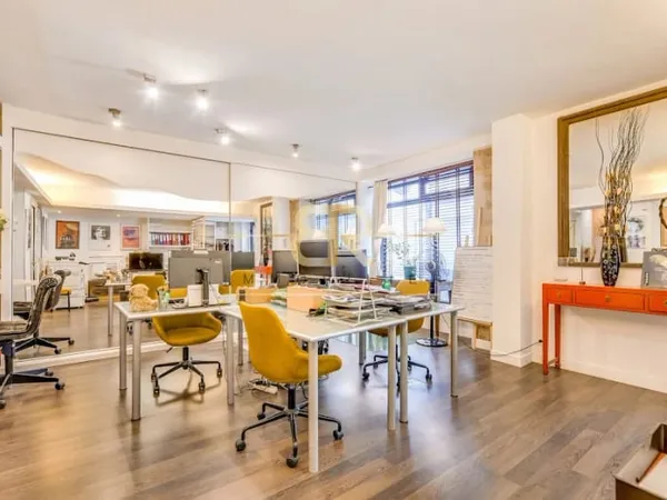 Local 1 pièce 68 m²