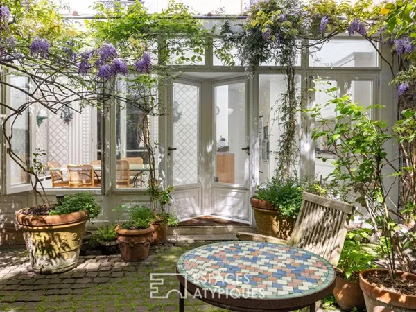 Hotel particulier avec jardin et atelier