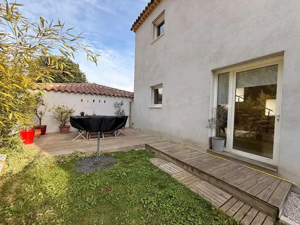 Villa principale avec une dépendance villa T2 sur un terrain de 727 m2